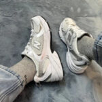 NB MR530SG KA AD SH รองเท้าผ้าใบสำหรับผู้ชาย และผู้หญิง