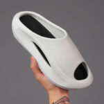 รองเท้าแตะผู้ชายอินเทรนด์ใหม่หนาด้านล่างชายหาดสวมใส่รองเท้ากีฬาลาลองรองเท้าแตะวันหยุดระบายอากาศ Eva Outsole 5DI76D