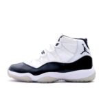 ฟิกเกอร์ Nike Air Jordan 11 OG Concord 1995 Sneakers 130245101 Like New