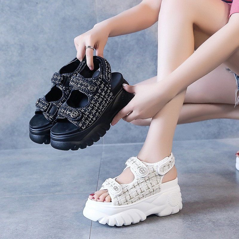 สินค้าในไทย Summer รองเท้าแตะพื้นหนา ใส่ได้กับทุกชุด รองเท้าส้นหนาเดินชายหาด