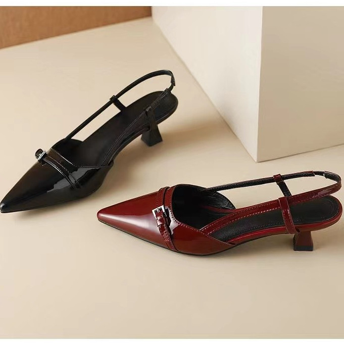 รองเท้าส้นสูงปลายแหลมโลหะธรรมดาหรูหราสำหรับผู้หญิง