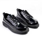 Docmart รองเท้าโลฟเฟอร์ผูกเชือกหนังสังเคราะห์สีดาสาหรับผู้ชาย