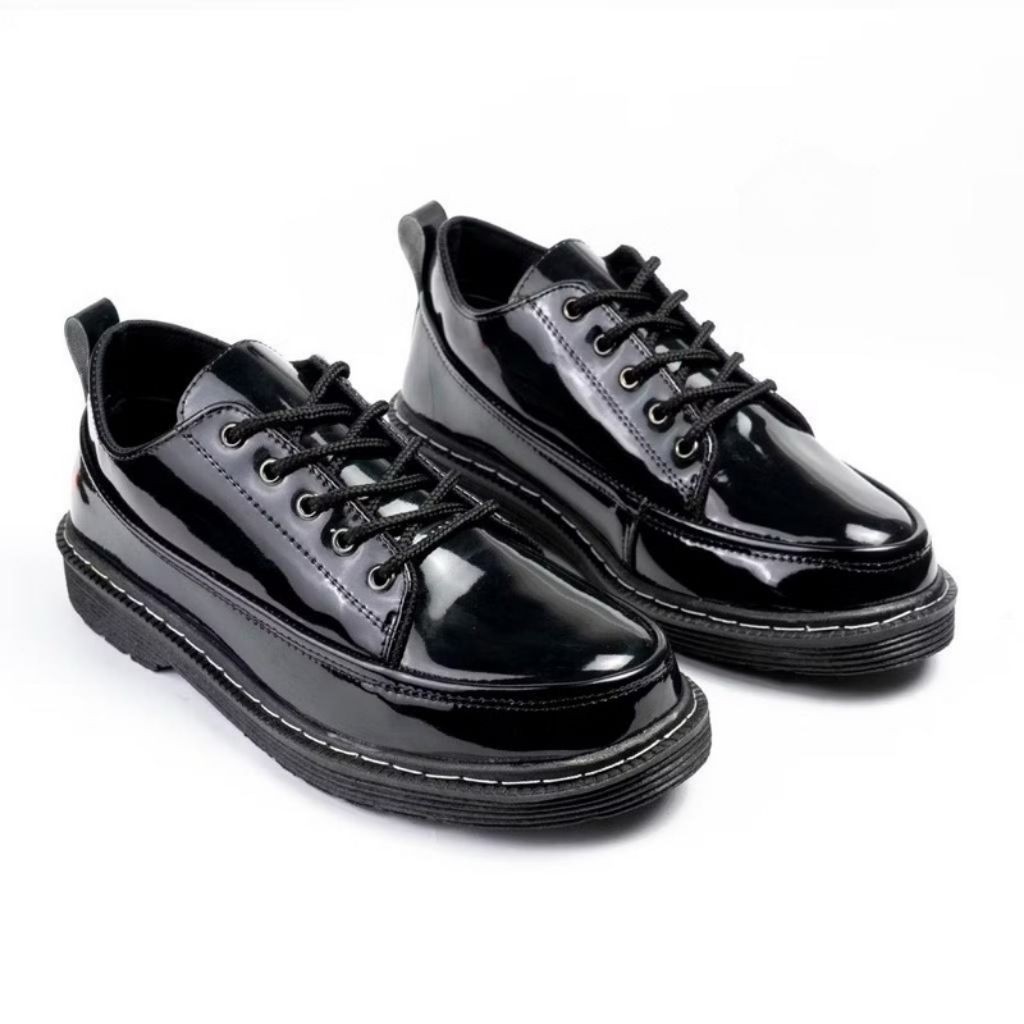 Docmart รองเท้าโลฟเฟอร์ผูกเชือกหนังสังเคราะห์สีดาสาหรับผู้ชาย