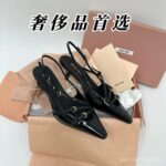 Miumiu รองเท้าส้นสูง Zhang Yuanying สไตล์เดียวกันสามสายรัดลูกแมวส้นรองเท้าแตะกลับ Stiletto Pointed Toe รองเท้า Mary Jane รองเท้า