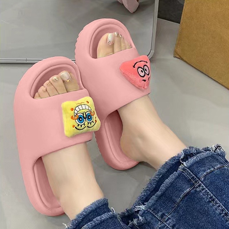 Yeeica ใหม่สุดฮิต รองเท้าแตะลำลอง ลายสีมากๆๆแถมตัวติดน่ารักๆๆให้ด้วยน๊าชอบจิ้มตะกร้า ได้เลยย โทนสีสวยแต่งตัวแมทช์ง่าย