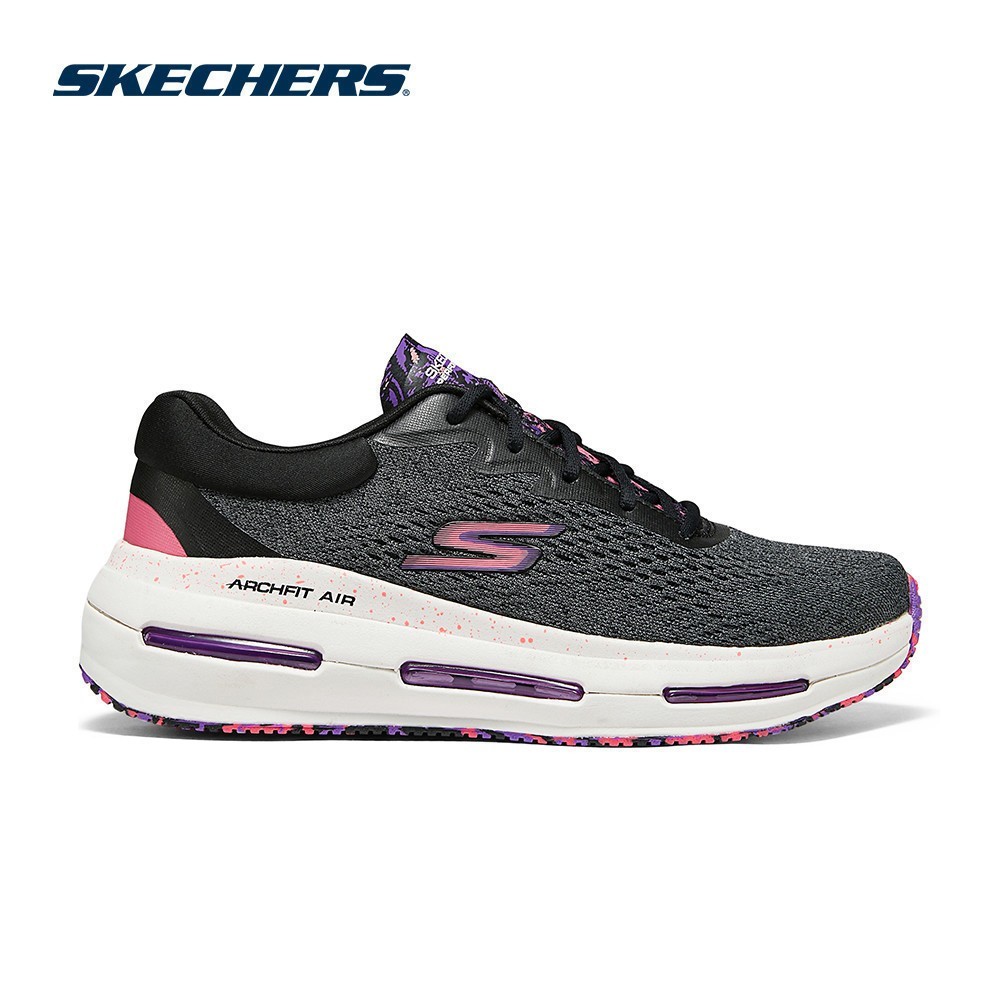 Skechers สเก็ตเชอร์ส รองเท้า ผู้หญิง GOrun Max Cushioning Arch Fit Air Shoes 129323BKHP