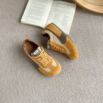 รองเท้าผ้าใบรองเท้าแบนสบายย้อนยุคสไตล์ใหม่สวมใส่ด้านนอก