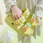 รองเท้าแตะสุภาพสตรีสำหรับฤดูร้อน ออกแบบเพื่อกันลื่น มีความสะดวกสบายในการสวมใส่ และเหมาะสำหรับการพักผ่อนที่ชายหาด