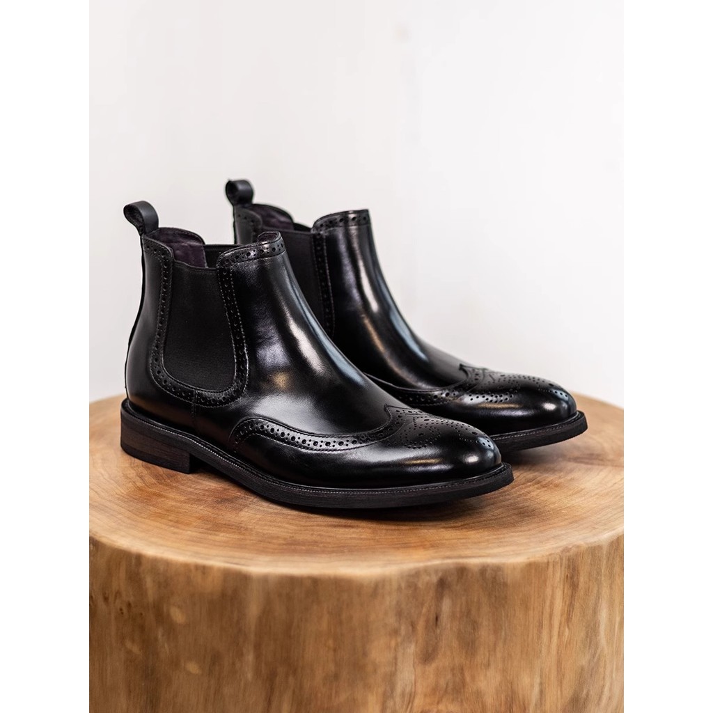 R RUONDMAM ผู้ชายเชลซีรองเท้าของแท้หนังแกะสลักธุรกิจ Retro Casual รองเท้าสั้นหนา Soled HighTop Martin รองเท้าผู้ชาย