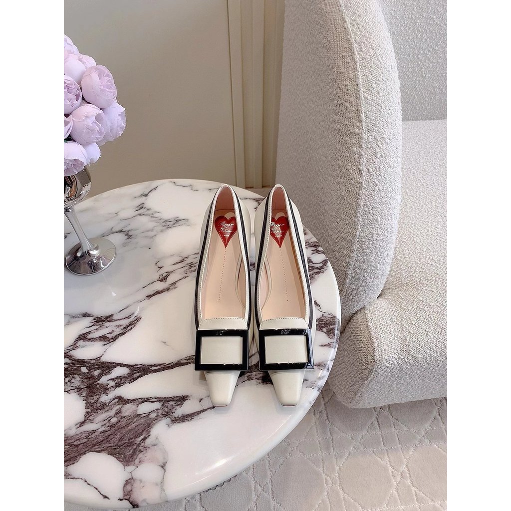 รองเท้าส้นสูงหัวแหลมทรงสี่เหลี่ยม Canard24 สไตล์ใหม่